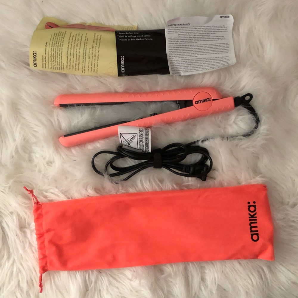 amika Limited Edition flat iron